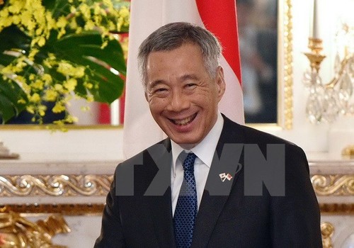 Thủ tướng Singapore Lý Hiển Long bắt đầu chuyến thăm chính thức Việt Nam  - ảnh 1